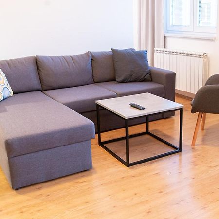 Yellow Apartment 俄斯特拉发 外观 照片