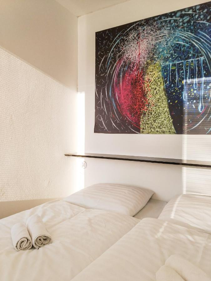 Yellow Apartment 俄斯特拉发 外观 照片