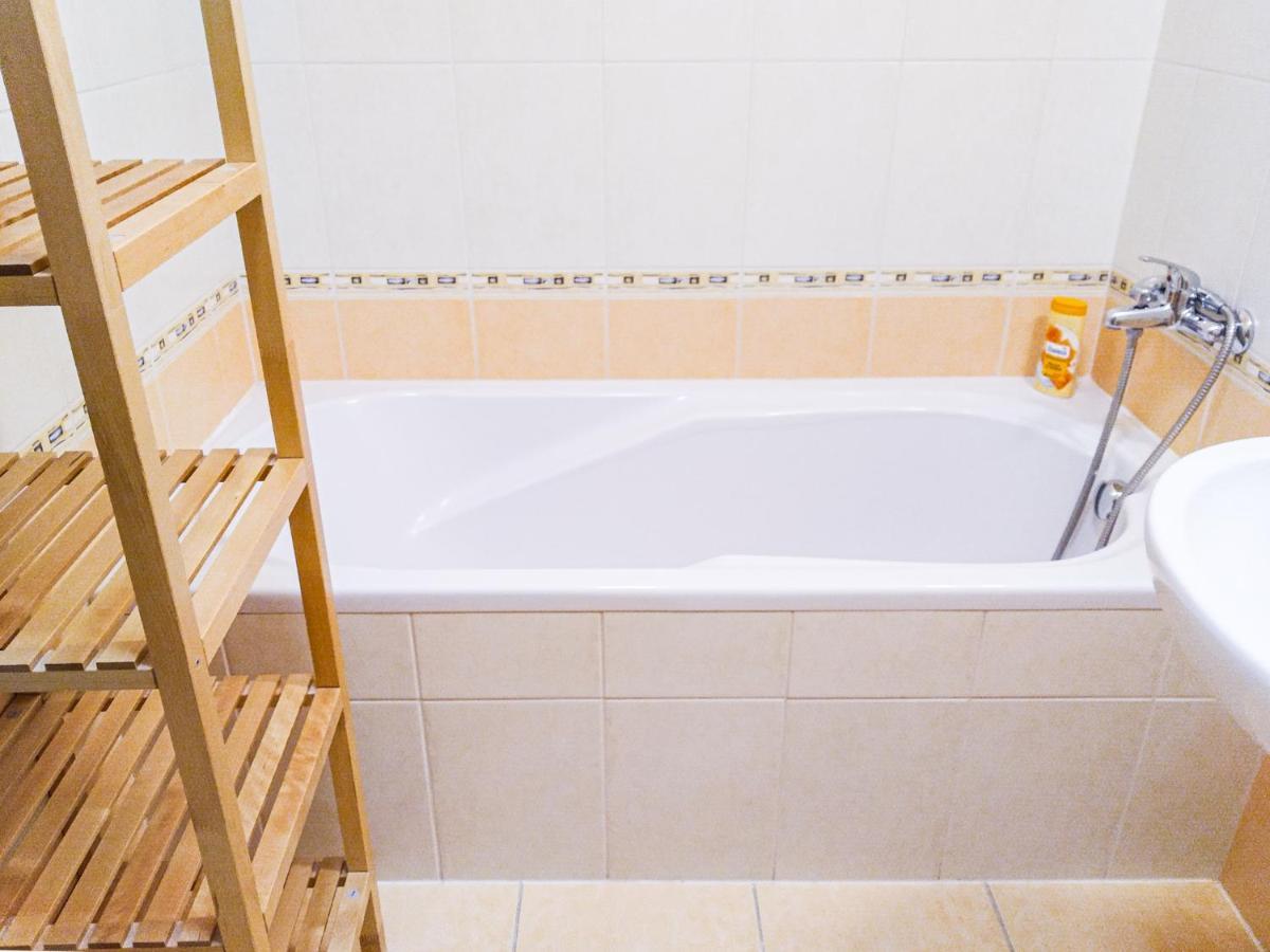 Yellow Apartment 俄斯特拉发 外观 照片