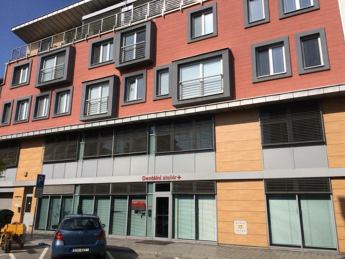 Yellow Apartment 俄斯特拉发 外观 照片